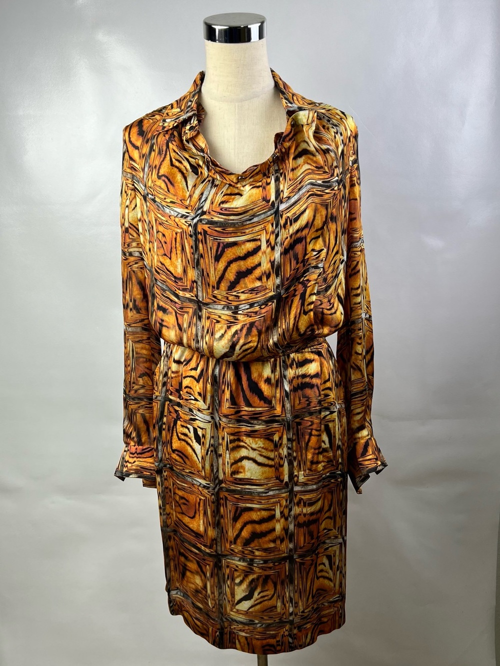 Escada Women Leopardo Print Snap Neck 100 % Silk Dress Size 34 Small